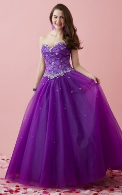 Langes, ärmelloses Ballkleid aus Tüll mit herzförmigem Dekolleté, Schnürung, Spitze und Perlen