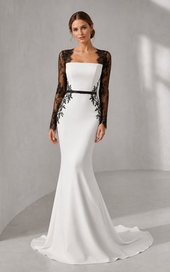 Schwarzes Brautkleid aus Spitze, langärmelig, eckigem Ausschnitt, Meerjungfrauenform und Schleppe aus Satin