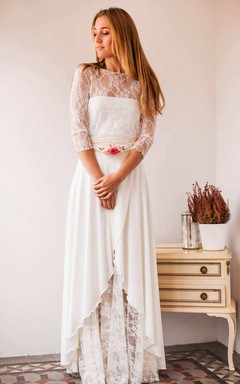 Schlichtes, bodenlanges Brautkleid aus Chiffon mit U-Boot-Spitze und Illusionseffekt sowie Falten