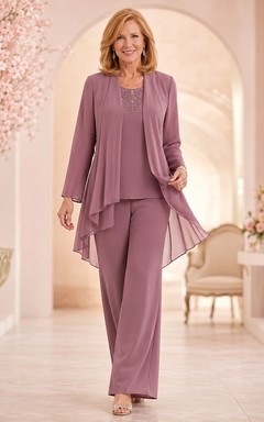 Zweiteiliger, mauvefarbener Chiffon-Hosenanzug mit langen Ärmeln und Lagen für lässig-elegante Anlässe – ideal für ältere Bräute.