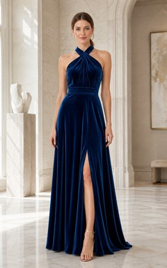 Meerjungfrauen-Tinte-Marineblaues Neckholder-Kleid aus gerafftem Samt mit offenem Rücken und Schlitz, bodenlang