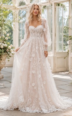 Robe de mariée trapèze en dentelle florale à col en V, manches cloche et traîne chapelle