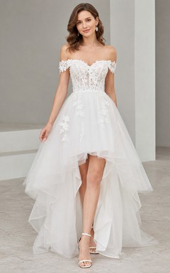 Robe de mariée de luxe en tulle, coupe trapèze asymétrique, épaules dénudées, manches courtes, effet cascade