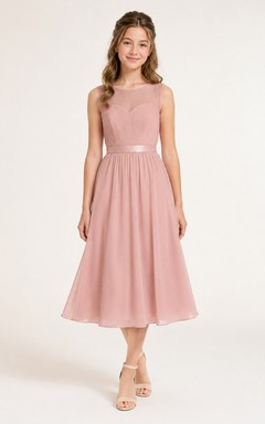 Elegantes, ärmelloses, wadenlanges Chiffonkleid in Altrosa für junge Brautjungfern.