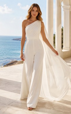 Combinaison de mariée blanche asymétrique avec traîne en mousseline