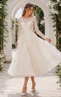 Vestido de cóctel de boda modesto, de corte A, largo midi, con encaje floral y mangas largas, estilo romántico, con escote barco ilusión y silueta de ilusión.