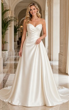 Robe de mariée élégante en satin, bustier cœur, coupe trapèze, traîne, style court