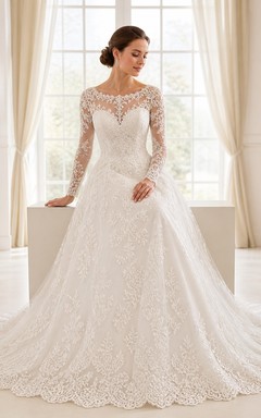 Elegante vestido de novia catedral de corte A con escote barco y encaje floral y manga larga