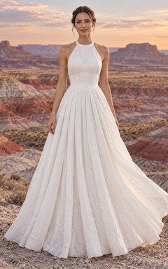 Vestido de novia sencillo de largo completo, sin mangas, con cuello alto, escote halter y corte en A, confeccionado en mezcla de lino y con pliegues.
