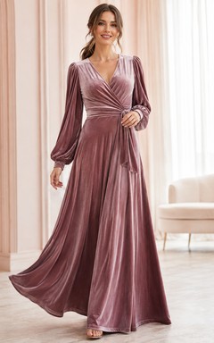 Vestido de noche formal largo hasta el suelo, de terciopelo malva vintage, con escote en V, mangas abullonadas y corte en A.