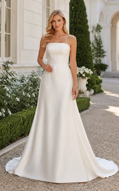 Brautkleid aus Satin, A-Linie, trägerlos, mit Schleppe