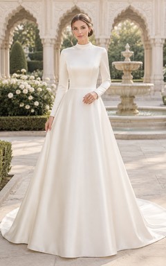 Robe de mariée modeste en satin à col montant et coupe trapèze, style temple