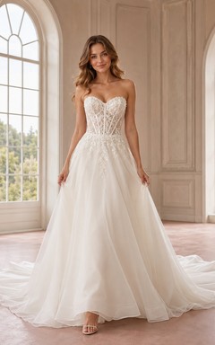 Vestido de novia largo sin tirantes con corsé de encaje y corte en A hasta el suelo