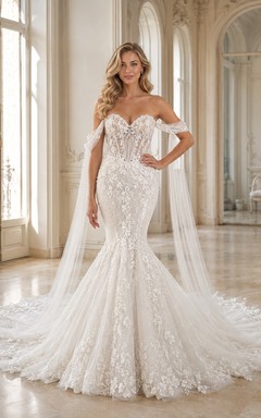 Robe de mariée sirène en dentelle ajustée, décolleté cœur, manches cape, traîne chapelle, style jardin