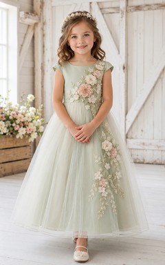Robe bohème longue jusqu'aux chevilles, coupe trapèze, style demoiselle d'honneur, en tulle sauge, dentelle et appliqués floraux, manches courtes.