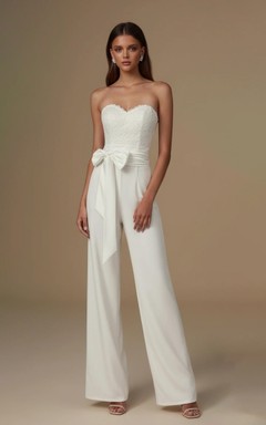 Combinaison de mariée bustier à jambes larges en dentelle avec nœud et nœud,