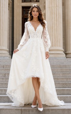 Langärmeliges Spitzenkleid mit asymmetrischem Saum für standesamtliche Hochzeiten