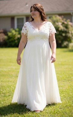 Kurzärmeliges Brautkleid aus Spitze mit V-Ausschnitt und kurzen Ärmeln
