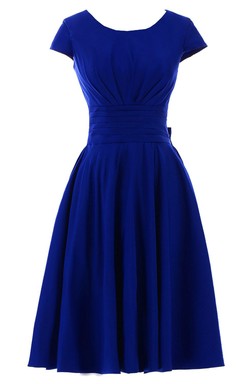 Kurzärmeliges, knielanges, plissiertes Chiffonkleid mit Schleife