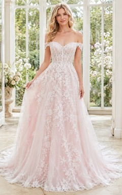 Rosafarbenes, schulterfreies A-Linien-Brautkleid aus Spitze mit Schleppe für eine Gartenhochzeit