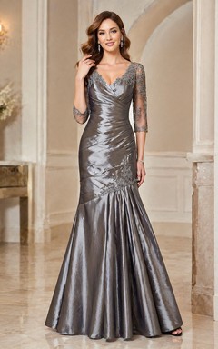 3-4-ärmeliges Taftkleid mit V-Ausschnitt, Applikationen und Falten