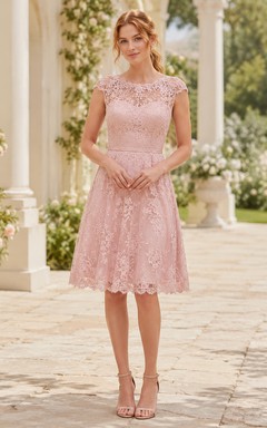 Vestido de cóctel hasta la rodilla de encaje rosa con mangas cortas