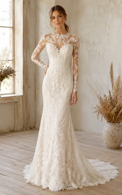 Robe de mariée sirène à col montant en dentelle illusion superposée, manches longues et traîne balayée, ornée d'appliqués floraux, idéale pour une salle de bal.