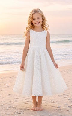 Vestido de niña de las flores, color marfil, encaje, tul, corte en A, cuello joya, largo hasta la rodilla.