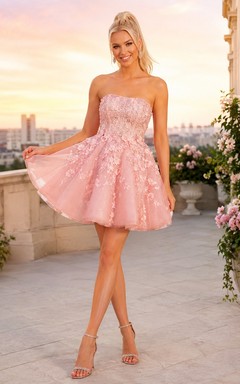 Rosa trägerloses Mini-Kleid aus Tüll mit Herzausschnitt, Blumenmuster und Perlenbesatz in A-Linie für den Abschlussball