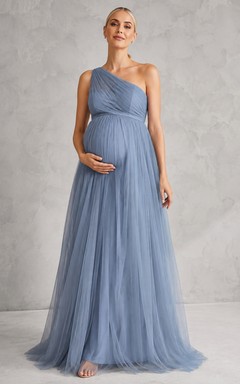 Elegante vestido de maternidad largo hasta el suelo, de tul plisado azul acero con un solo hombro, corte imperio.