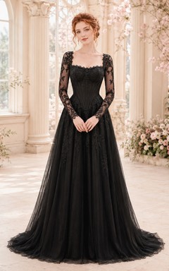 Robe de mariée trapèze en tulle et dentelle noire à col rond et manches longues
