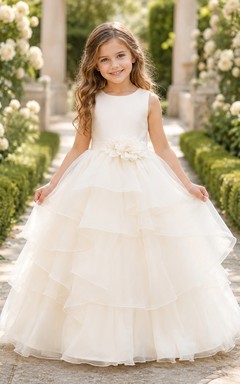 Vestido de niña de las flores de organza color marfil con falda acampanada en línea A, sin mangas, cuello joya, largo hasta el suelo, para ceremonia en el jardín.