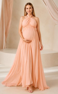 Robe de soirée de maternité pêche, dos nu, plissée, en mousseline de soie, coupe trapèze, longue jusqu'au sol, dos nu.