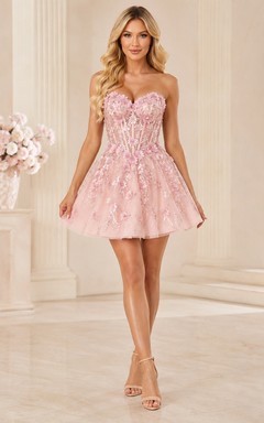 Rosafarbenes Mini-Abendkleid mit herzförmigem Ausschnitt, Spaghettiträgern, floraler Spitze und Tüll in A-Linie