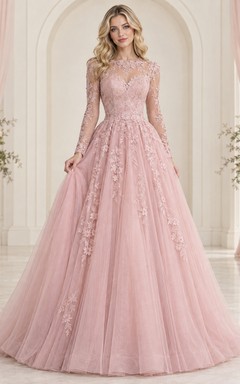 Robe de bal modeste à manches longues en tulle et dentelle florale rose poudré.