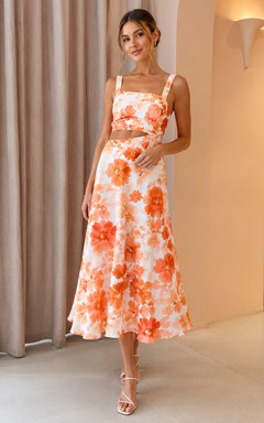 Vestido de corte A de largo midi con tirantes finos y estampado floral naranja
