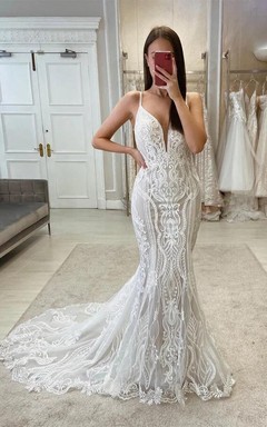 Exquisito vestido de novia de encaje estilo sirena con tirantes finos
