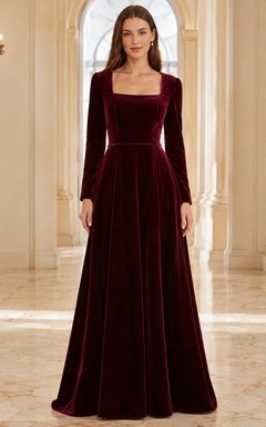 Weinrotes, burgunderfarbenes, eckiges Samtkleid mit langen Ärmeln, A-Linien-Schnitt, bodenlang, schlicht und elegant – perfekt für formelle Anlässe.