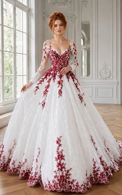 Rotes Brautkleid aus Tüll mit floraler Spitze, langen Ärmeln und herzförmigem Ausschnitt, Kapellenschleppe