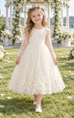 Teelanges, langärmeliges, elfenbeinfarbenes A-Linien-Kleid mit floraler Spitze, Tüll und Muschelsaum für Blumenmädchen