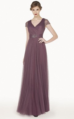 Langes A-Linien-Abendkleid aus Tüll mit V-Ausschnitt, Spitzenärmeln und Perlenbesatz an der Taille
