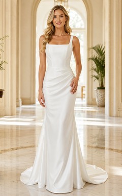 Robe de mariée moderne sirène en satin, sans manches, longueur au sol, coupe carrée, style architectural