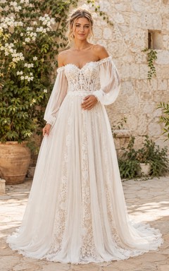 Schulterfreies, langärmeliges Brautkleid im A-Linien-Schnitt mit Kathedralenschleppe und Spitze im Boho-Stil, bodenlang