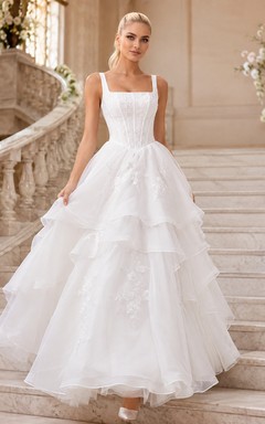 Robe de bal Staircase Rhapsody, longue jusqu'au sol, carrée, sans manches, en tulle, robe de mariée romantique