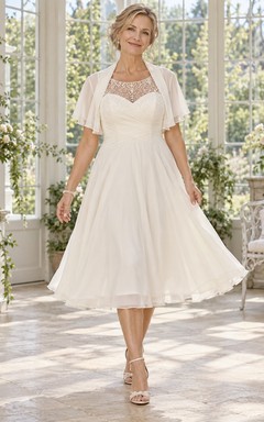 Vestido de novia modesto de gasa de corte A hasta la rodilla para novias mayores con bolero transparente.