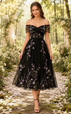 Vestido midi negro de tul bordado floral con hombros descubiertos para invitadas
