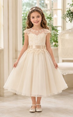 Schlichtes A-Linien-Kleid aus Tüll mit Schleife für Blumenmädchen, Rundhalsausschnitt, wadenlangem Rock und Schleifendetail