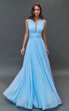 Ärmelloses, gerafftes Chiffonkleid in Bodenlänge