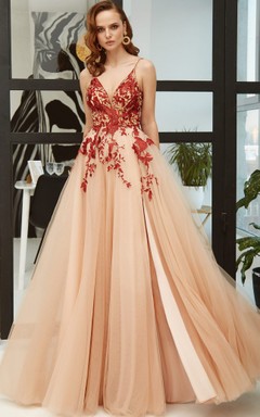 Modernes A-Linien-Abendkleid aus Spitze mit V-Ausschnitt, bodenlang, offenem Rücken und Schlitz vorne