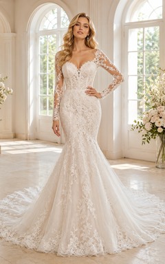 Robe de mariée sirène en dentelle raffinée, asymétrique, à une épaule et une manche, avec traîne chapelle et applications florales, dos nu plongeant en V.